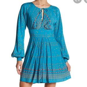 Free People
Coryn Mini Dress 👗